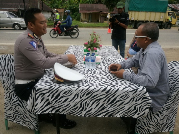 Tertib Lalin Dijamu Sarapan pagi Kasatlantas Polres Kampar
